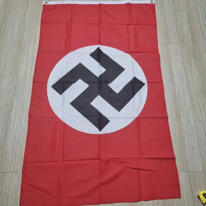 [BUNJANG] WWII Nazi Flag Set (Reproduction) - 2 Flags + Armband / 이차대전 나치 깃발 2개 일괄!! +서비스