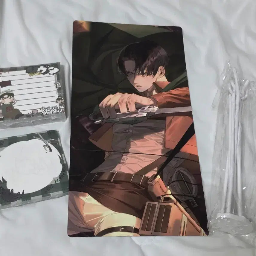 [BUNJANG] Attack on Titan Levi Illustration Stand + Memo Pad Set / 진격의거인 진격거 리바이 일러스트 거치대 + 메모지 2종 일괄
