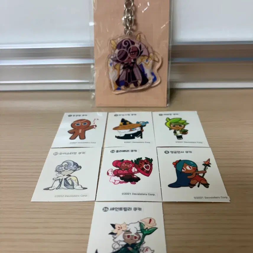 [BUNJANG] Cookie Run Kingdom Acrylic Keychain &amp; Sticker Bundle Set / 쿠키런 킹덤 아크릴 키링, 띠부띠부씰 일괄 판매