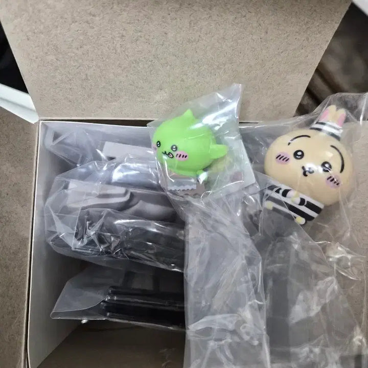 [BUNJANG] Chiikawa Usagi Goblin Prison Figure / 치이카와 우사기 고블린 감옥 프리즌 피규어
