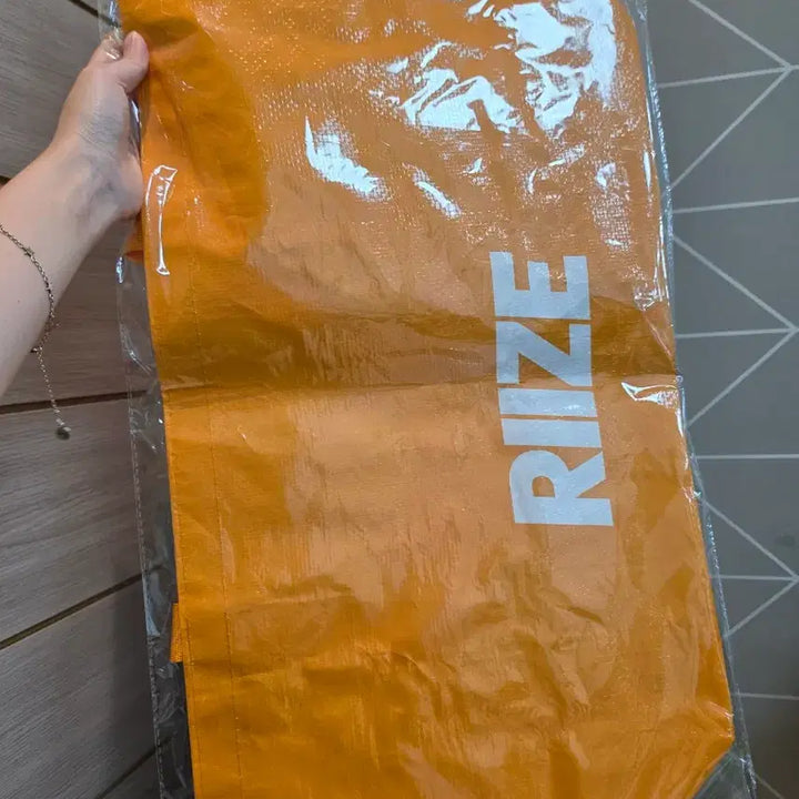 [BUNJANG] Pop Mart Rize Tapoulin Bag / 팝마트 라이즈 타포린백