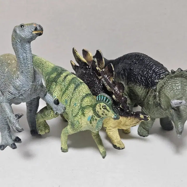 [BUNJANG] Safari Ltd. Carnegie Collection Herbivore Dinosaur Figures (4 Types, Vintage) / 사파리 엘티디 카네기 컬렉션 초식 공룡 피규어 4종 일괄 고전완구