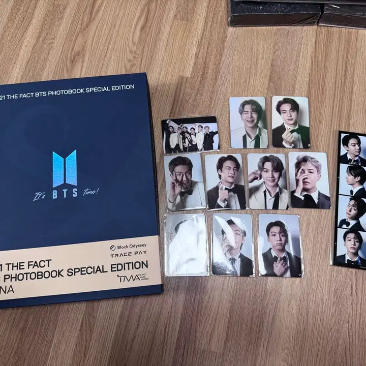 [BUNJANG] BTS 2021 The Fact Photobook Special Edition + Photocard / 방탄 2021 더팩트 BTS 포토북 스페셜 에디션 + 포토카드