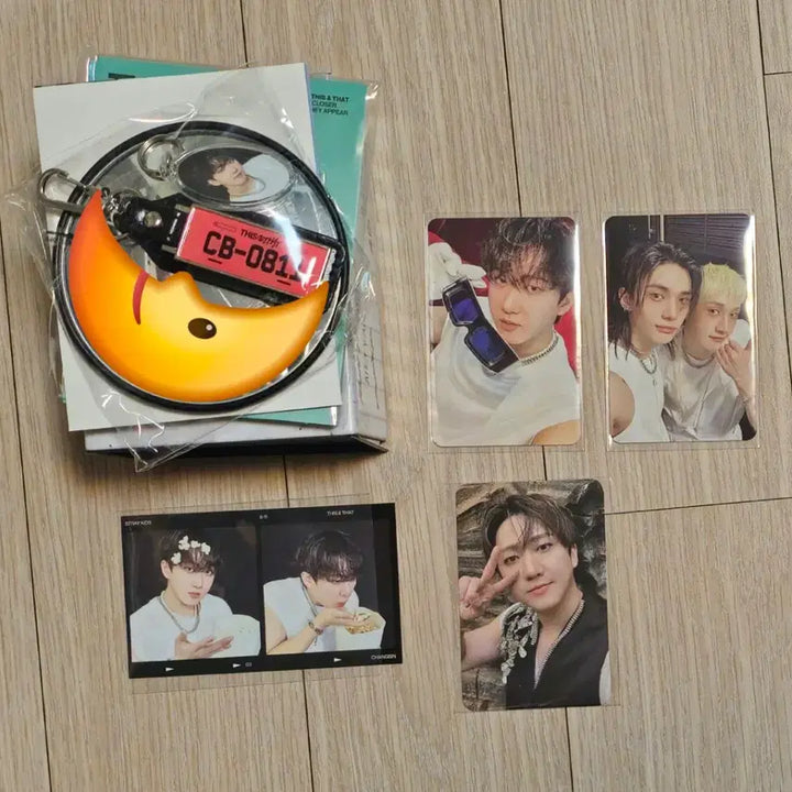 [BUNJANG] Stray Kids Changbin Changbin Han Limited Edition Truck Version Yes24 POB Set, Dystopian Version Hyunjin Bang Chan Kkotz Unit Two Cut Photocard, Mirror Keyring / 스키즈 창빈 한정반 트럭 버전 예사 미공포 세트 디스앤댓 버젼 현진 방찬 강박즈 유닛 투컷 포카 거울 키링 개봉 앨범