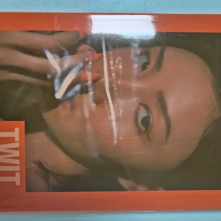 [BUNJANG] Hwasa Twit Official Photobook / 화사 Twit 멍청이 포토북 (twit 팬콘 포토카드와 엽서도 같이 드려요)