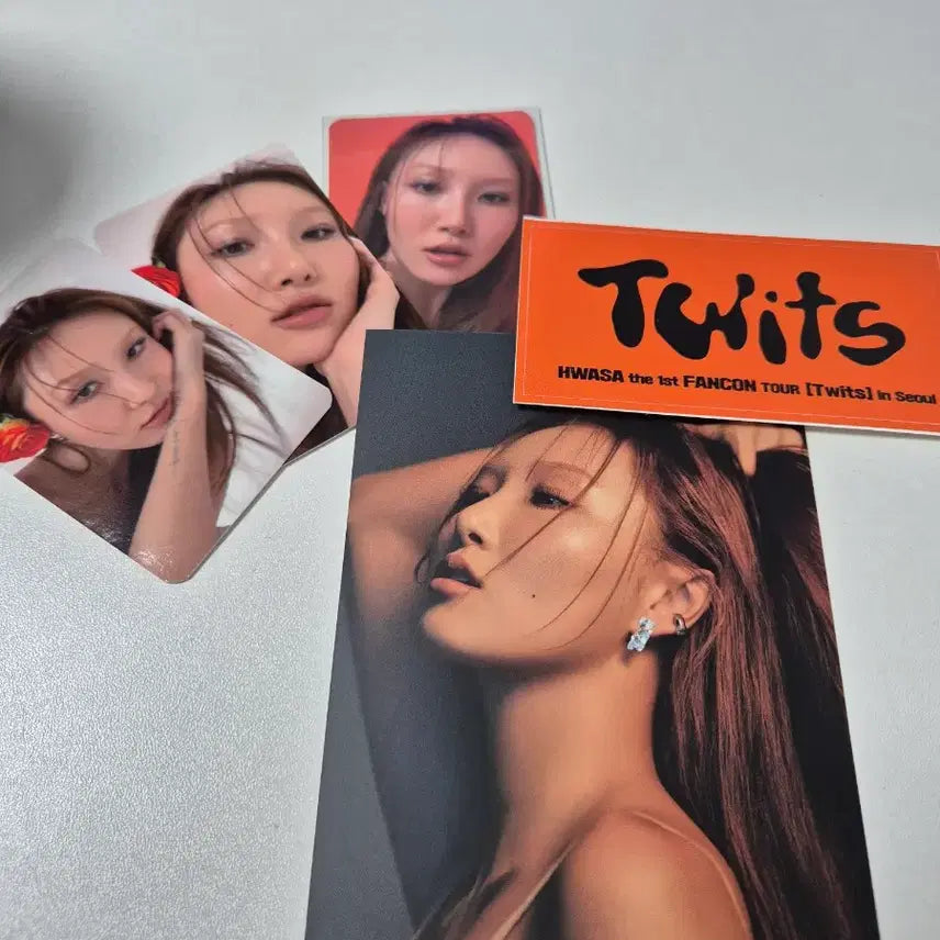 [BUNJANG] Hwasa Twit Official Photobook / 화사 Twit 멍청이 포토북 (twit 팬콘 포토카드와 엽서도 같이 드려요)