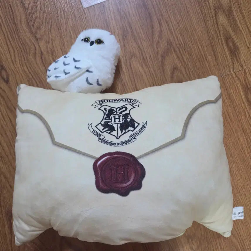 [BUNJANG] Harry Potter Hogwarts Acceptance Letter Blanket + Cushion Set / 해리포터 호그와트 입학 통지서 담요 + 쿠션 세트