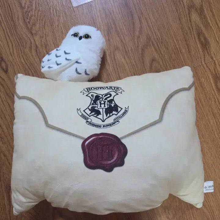 [BUNJANG] Harry Potter Hogwarts Acceptance Letter Blanket + Cushion Set / 해리포터 호그와트 입학 통지서 담요 + 쿠션 세트