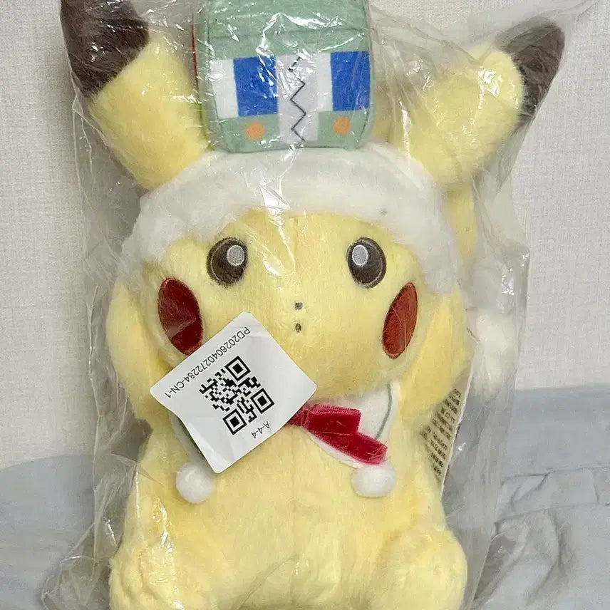 [BUNJANG] Pokemon Center Pikachu Christmas Holiday Limited Edition Plush Doll (Sealed) / 포켓몬센터 피카츄 크리스마스 홀리데이 한정 인형 미개봉 새상품