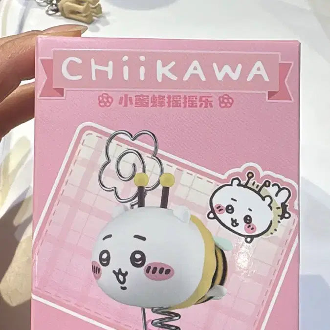 [BUNJANG] Chiikawa Bee Plush Memo Holder Figure / 치이카와 꿀벌 인형 메모꽂이 피규어