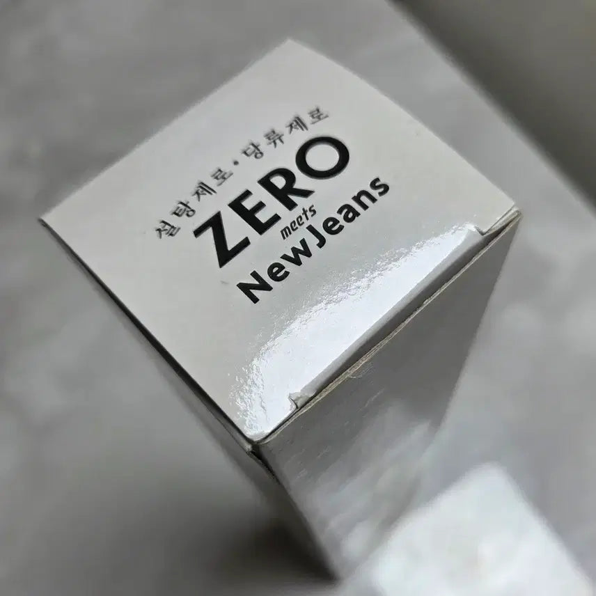 [BUNJANG] NewJeans Lotte Zero Poster (Sealed) / 뉴진스 롯데 제로 포스터 미개봉