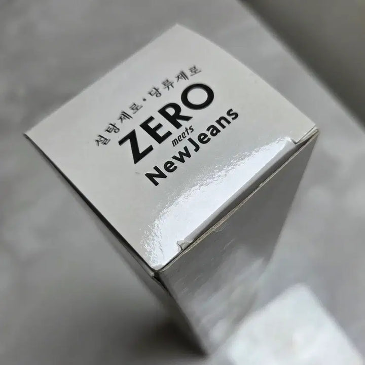 [BUNJANG] NewJeans Lotte Zero Poster (Sealed) / 뉴진스 롯데 제로 포스터 미개봉