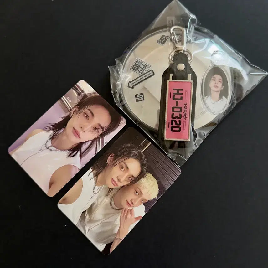 [BUNJANG] Stray Kids Hyunjin THIS&amp;THAT Limited Edition Truck Ver. Keyring Mirror / 스트레이키즈 현진 디스앤댓 한정반 트럭ver. 키링 거울 THIS&amp;THAT