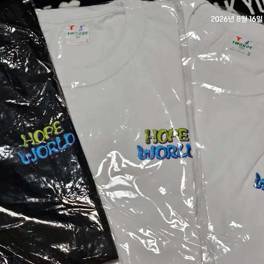 [BUNJANG] BTS Fan-Made Embroidered T-Shirt Black/White (Unused) / 방탄 비공굿 팬메이드 자수 티셔츠 블랙/화이트(미사용)