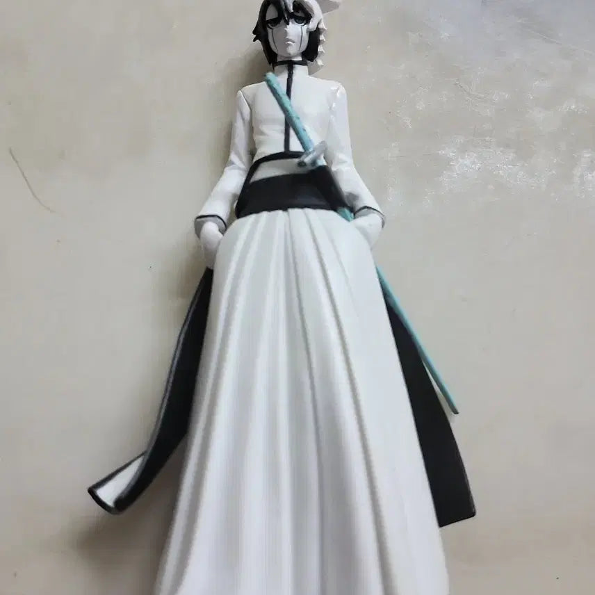 [BUNJANG] Bleach Ulquiorra Figure (Damaged) / 블리치 우르키오라 하자품