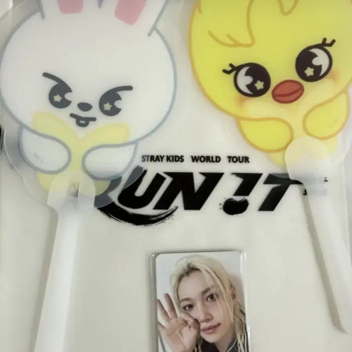 [BUNJANG] Stray Kids SKZOO Run Away Concert VIP Gift Bundle Set (Fan, Photocard Set) / 스트레이키즈 스키즈 런잇 콘서트 8/2 막막콘 입장기프트 특전 부채&amp;포토카드 일괄