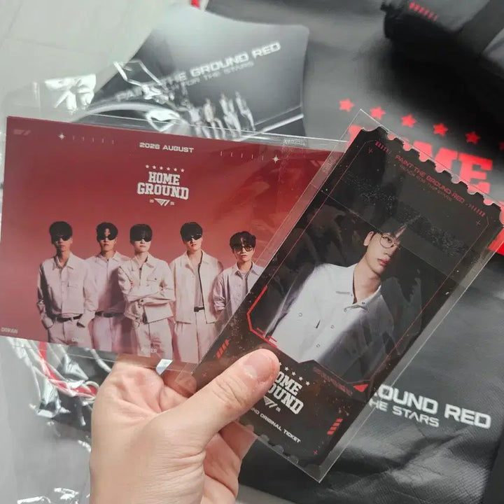 [BUNJANG] Day 2 T1 Home Ground Lucky Draw Set (Sealed) / Day2 T1 홈그라운드 직관 특전 세트 (미개봉)