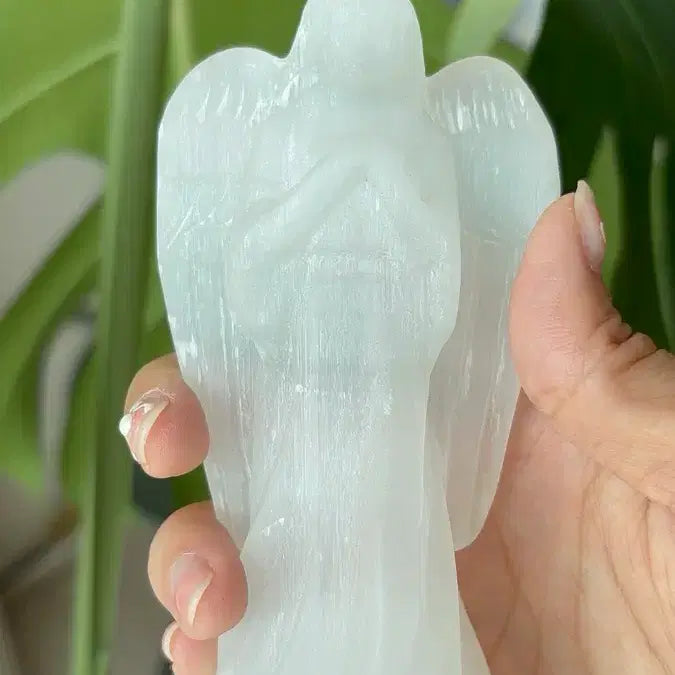 [BUNJANG] Selenite Angel Sculpture with Wing Detail / [천연원석] 날개 디테일의 셀레나이트 천사조각상 | Selenite