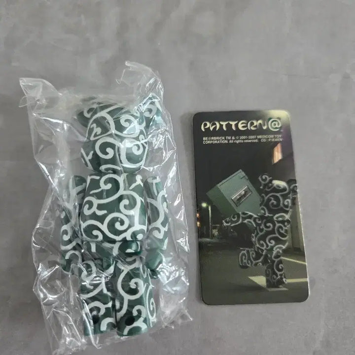[BUNJANG] Bearbrick Series 14 Pattern Figure (Sealed) / 베어브릭 14탄 패턴 미개봉 새제품 팝니다.