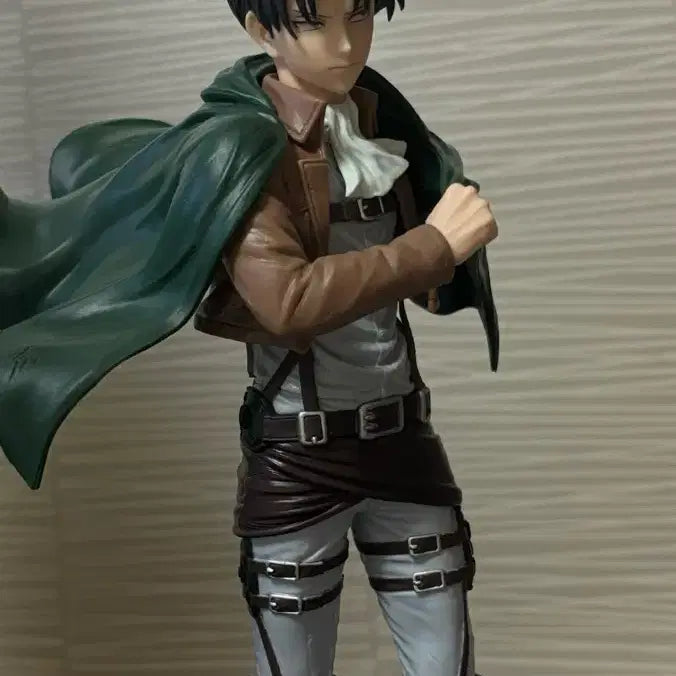 [BUNJANG] Levi Ackerman Figure / 리바이 피규어