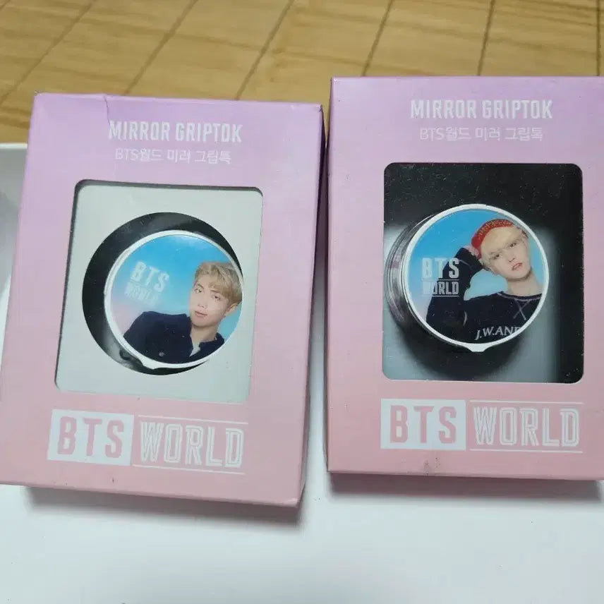 [BUNJANG] BTS WORLD Official Mirror Grip Tok RM + SUGA / BTS WORLD 공식 미러 그립톡 RM + SUGA / 2019년 굿즈 / 방탄소년단