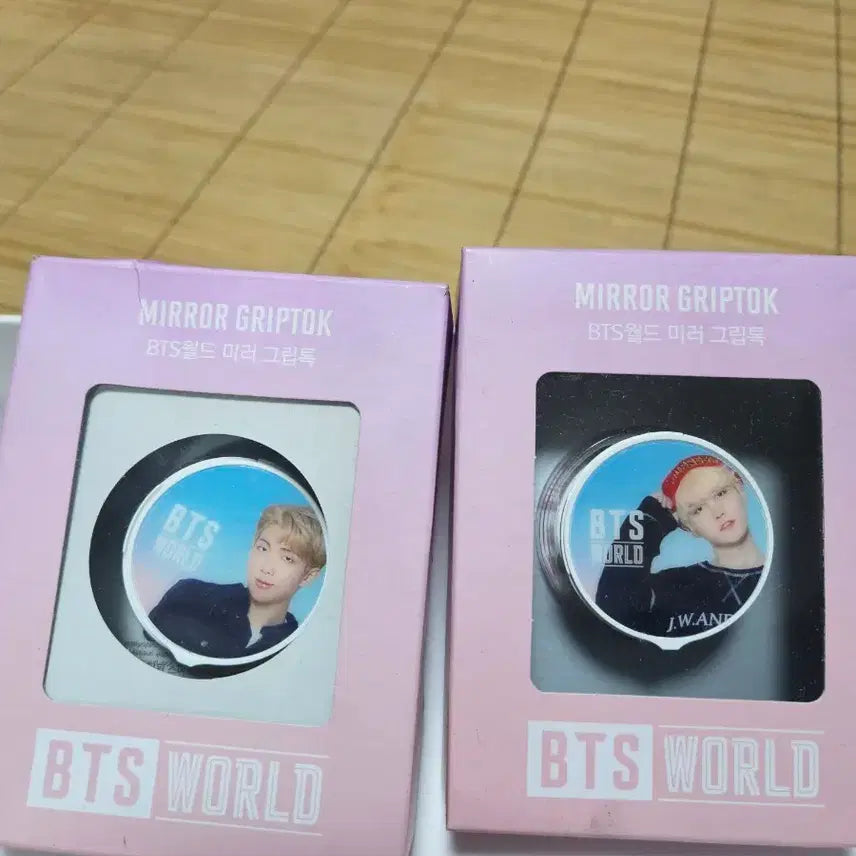 [BUNJANG] BTS WORLD Official Mirror Grip Tok RM + SUGA / BTS WORLD 공식 미러 그립톡 RM + SUGA / 2019년 굿즈 / 방탄소년단
