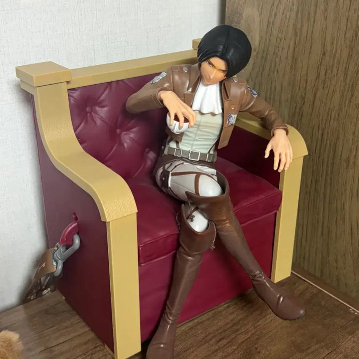 [BUNJANG] Attack on Titan Levi Figure Universal Studios Popcorn Bucket / 진격의거인 리바이 피규어 유니버셜 스튜디오 팝콘통 진격거