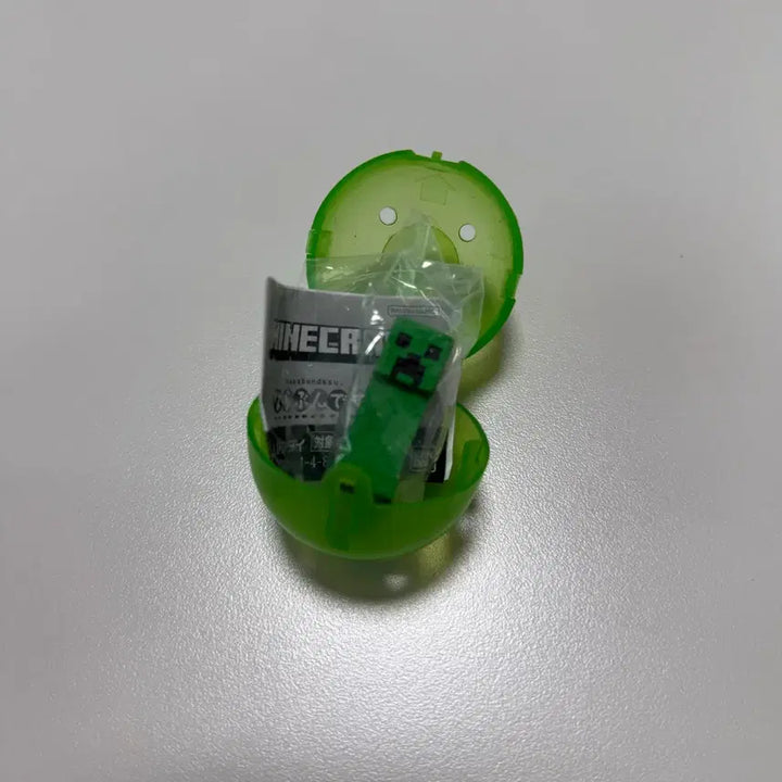 [BUNJANG] Minecraft Glow-in-the-Dark Creeper (Sealed) / (미개봉) 마인크래프트 나라분데스 나란히행진 야광 크리퍼