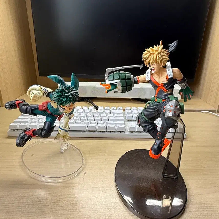 [BUNJANG] My Hero Academia Izuku Midoriya A-ver. &amp; Katsuki Bakugo Figure Set (Includes Chainsaw Man Power Figure) / 나의 히어로 아카데미아 피규어 미도리아 a상 ,바쿠고 세트,서비스 체인소맨 파워피규어