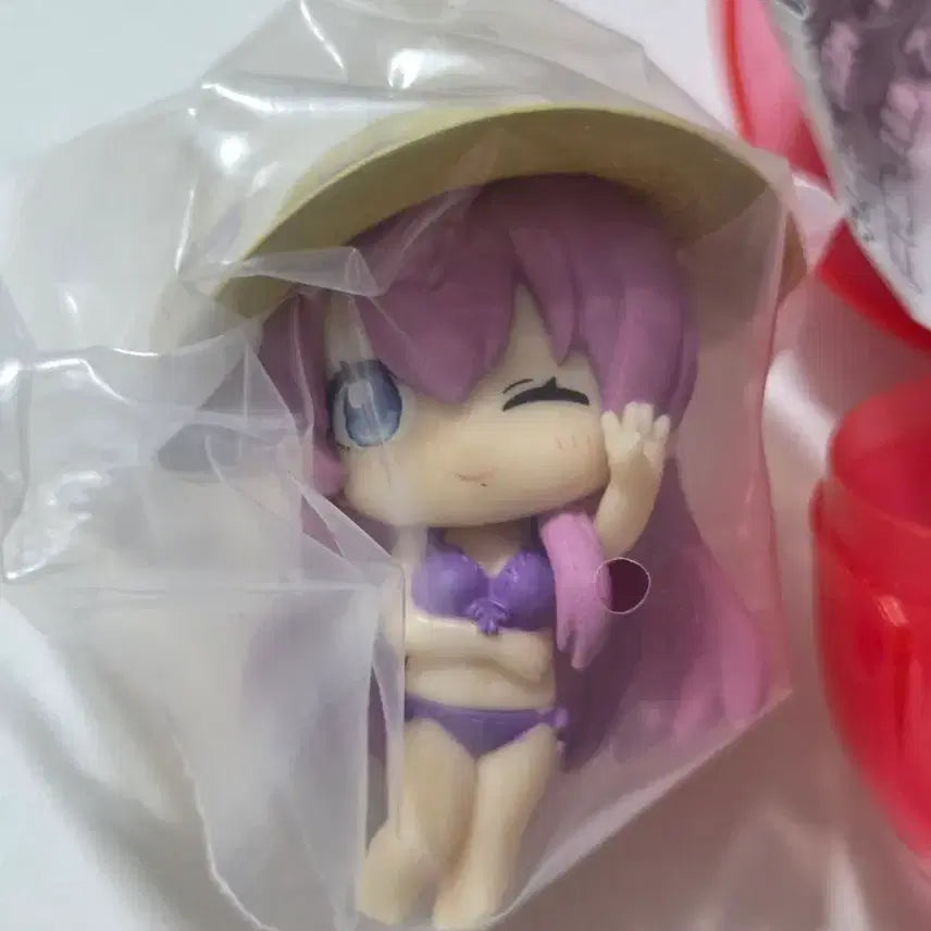 [BUNJANG] Megurine Luka Pool Gacha Figure / 다 함께 수영장 가챠 메구리네 루카 피규어