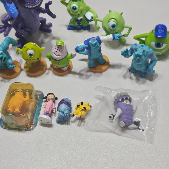 [BUNJANG] Monsters, Inc. Figure 16-Piece Set / 몬스터주식회사 피규어 16종 세트