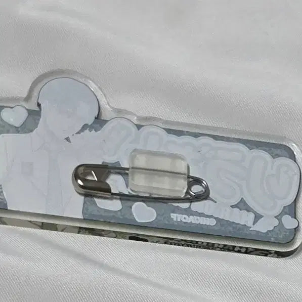 [BUNJANG] Attack on Titan Levi Acrylic Name Tag &amp; ID Card Bundle / 진격의거인 진격거 리바이 아크릴명찰 아크릴 ID카드 일괄