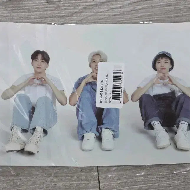 [BUNJANG] SEVENTEEN Cube Me Mini Bromide 1 pc / 세븐틴 큐브미 미니브로마이드 1장