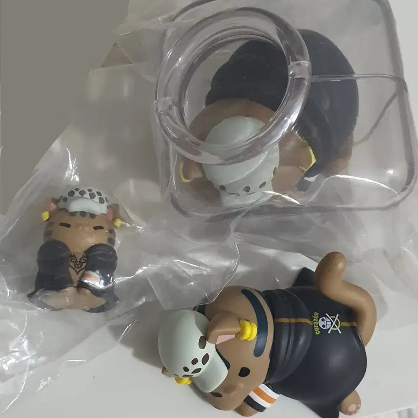 [BUNJANG] One Piece Mega Cat Trafalgar Law "Oyasumi Chassak" Nya-Piece Set / 원피스 메가캣 트라팔가 로우 오야스미 찰싹 냥피스 일괄