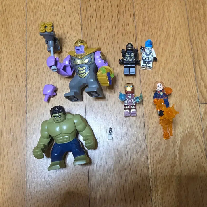 [BUNJANG] LEGO Marvel 76131 Avengers Compound Battle Set (Complete with Large Hulk/Thanos Figures) / [정품] 레고 마블 76131 어벤져스 연합 전투 (헐크/타노스 대형 피겨 포함 완비)