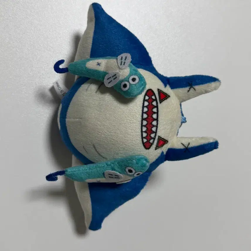[BUNJANG] VINXEN Manta Ray Plush Keychain / 빈첸 만타가오리 인형 키링