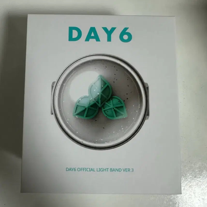 [BUNJANG] DAY6 Made Watch Version 3 (Opened, Unused) / 데이식스 마데워치 버전3(개봉O,사용XXX)
