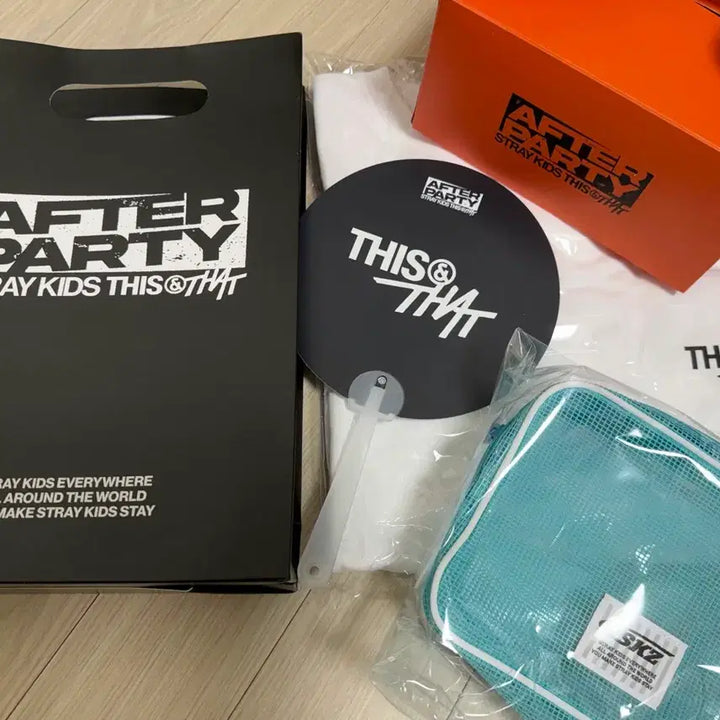 [BUNJANG] Stray Kids This &amp; That After Party Unofficial Goods T-Shirt, Fan, Pouch / 스트레이키즈 스키즈 디스앤댓 애프터파티 after party 역조공 티셔츠 굿즈 gift 양도 straykids this&amp;that 공방포카