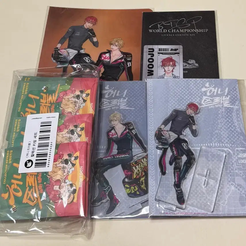 [BUNJANG] Honey Trouble Collection Keyring Set, Photocard Bundle Set / 허니트러블 컬렉션 키링세트, 컬렉션 포토카드 등 일괄