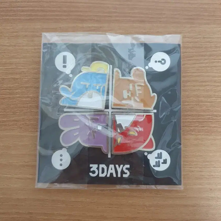 [BUNJANG] Jam_ppal Pixel Toy 3DAYS Pin Badge Set (Sealed) / 뜰팁 잠뜰 픽셀리 3DAYS 핀뱃지 세트 미개봉