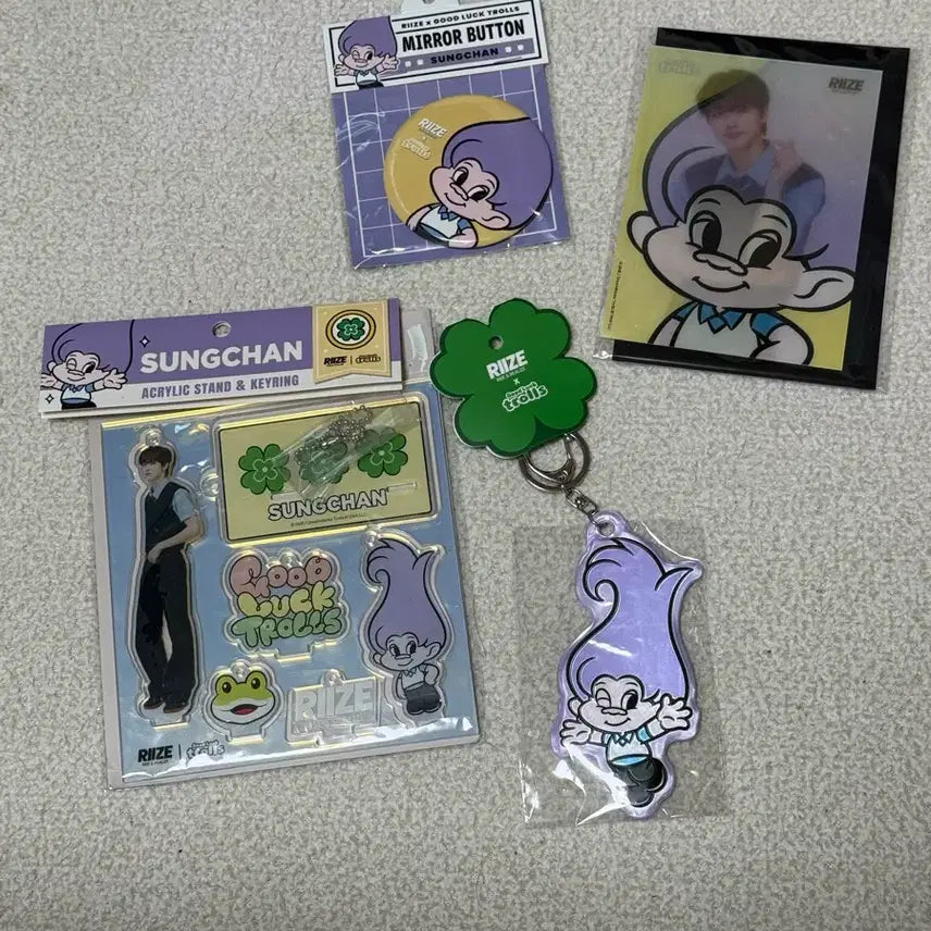 [BUNJANG] RIIZE Sungchan Troll Acrylic Stand Keyring Mirror Lenticular Postcard Bundle Set / 라이즈 성찬 트롤 아크릴 스탠드키링 거울 렌티큘러 엽서 일괄 양도