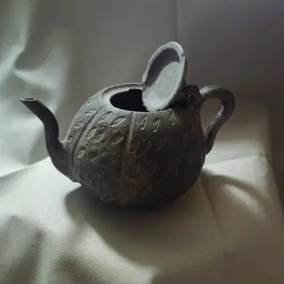[BUNJANG] Handcrafted Pumpkin-Shaped Teapot with Impressed Pattern / 호박형 수공예 주전자