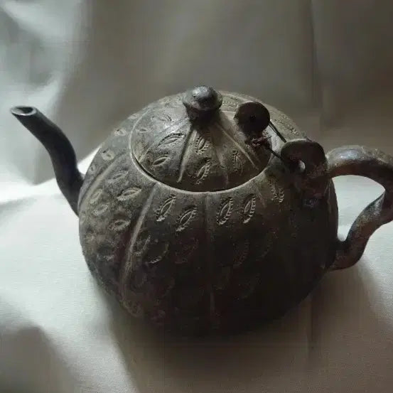 [BUNJANG] Handcrafted Pumpkin-Shaped Teapot with Impressed Pattern / 호박형 수공예 주전자