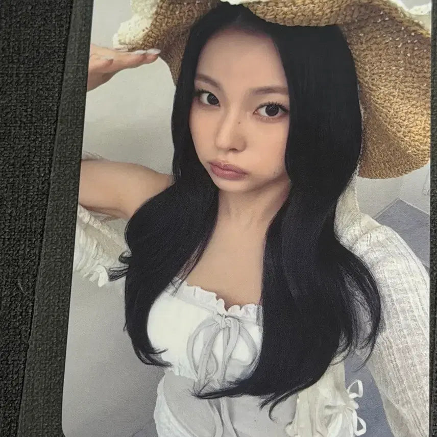 [BUNJANG] NMIXX Kyujin MaysTalk POB Photocard / 엔믹스 규진 밀짚모자 메이크스타 미공포 포토카드