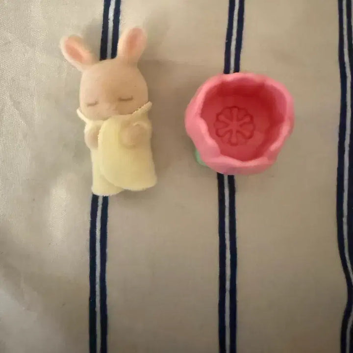 [BUNJANG] Sylvanian Families Baby Flower Garden Secret / 실바니안 아기꽃밭 시크릿