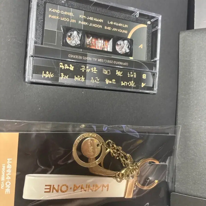 [BUNJANG] Wanna One 0+1=1 (I PROMISE YOU) Cassette Tape Album / 워너원 0+1=1 (I PROMISE YOU) 카세트테이프 앨범