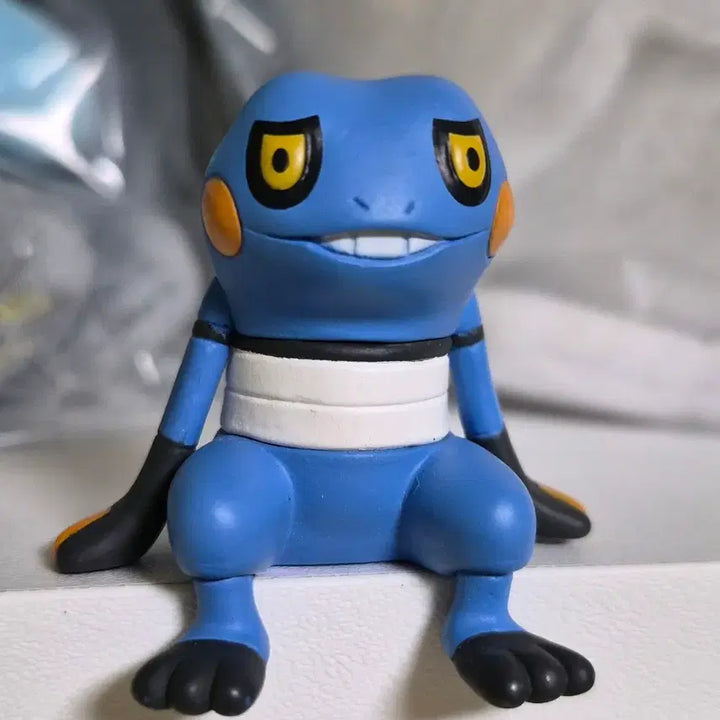 [BUNJANG] Sitting Pokemon Gachapon Figure / 앉아있는 포켓몬 가챠 포켓몬스터 피규어 삐딱구리