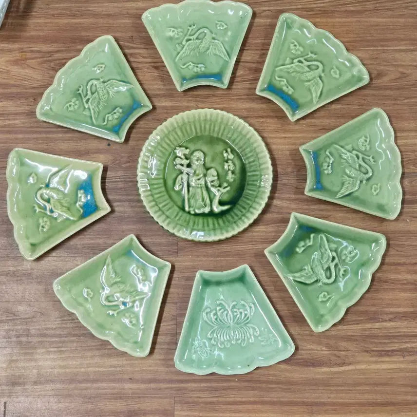 [BUNJANG] Yongcheon Kiln Relief Carving Immortal Pattern Ceramic Gujeolpan Set / 용천요 양각 신선문 도자기 구절판 세트 (0457)