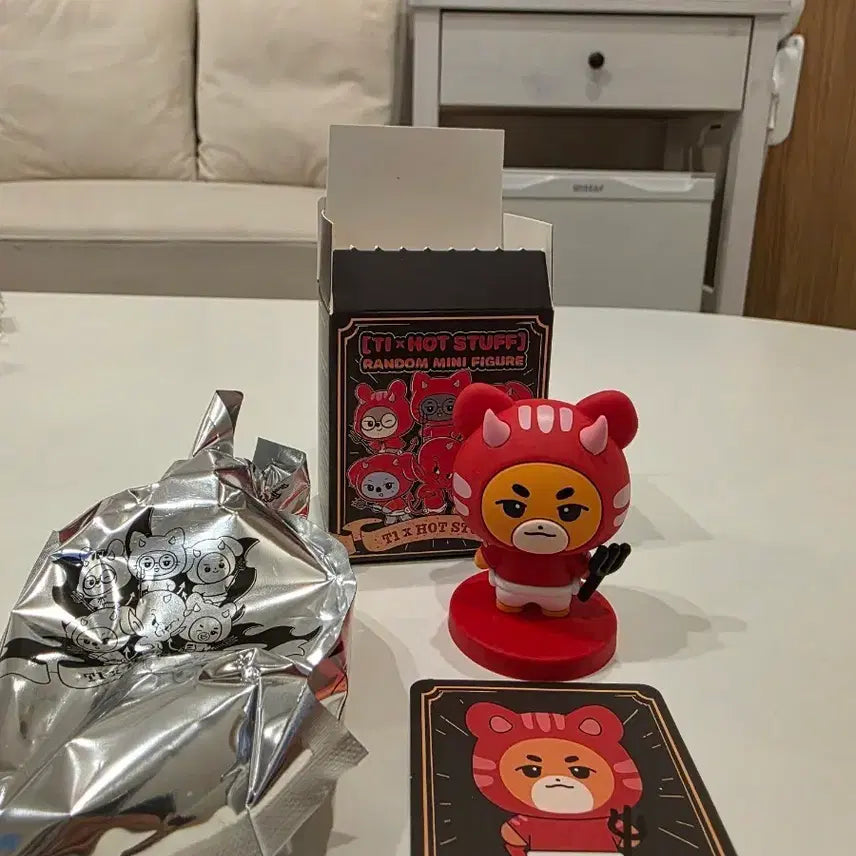 [BUNJANG] Animal Friends Hot Stuff Collab Random Mini Figure Owner / 애니멀 프렌즈 핫 스터프 콜라보 랜덤 미니 피규어 오너