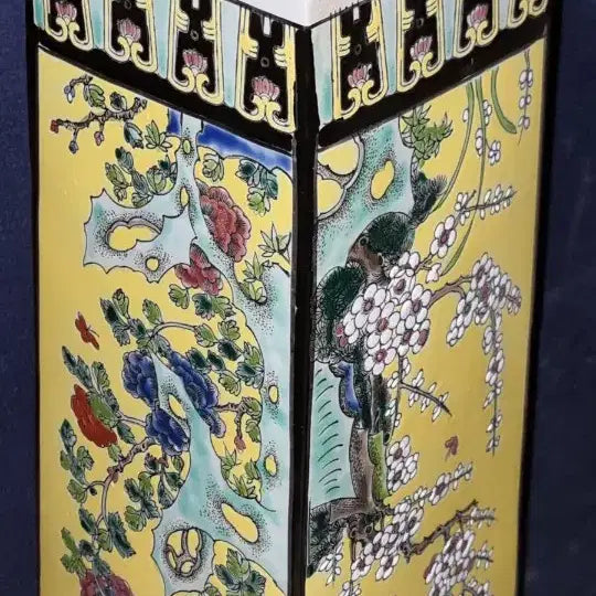 [BUNJANG] Qing Dynasty Kangxi Period Enamel Floral Square Vase / 강희년제 분채 전지화훼 사각화병 높이45 지20 중국도자기 고도자 골통품